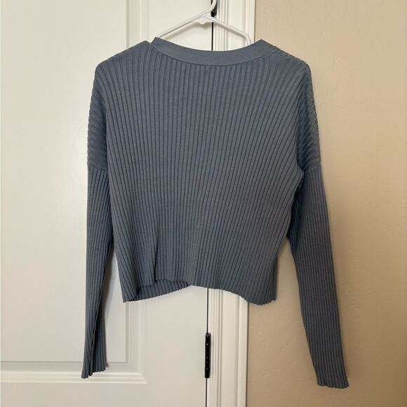 Abercrombie and Fitch Sweater - Picture 2 of 7